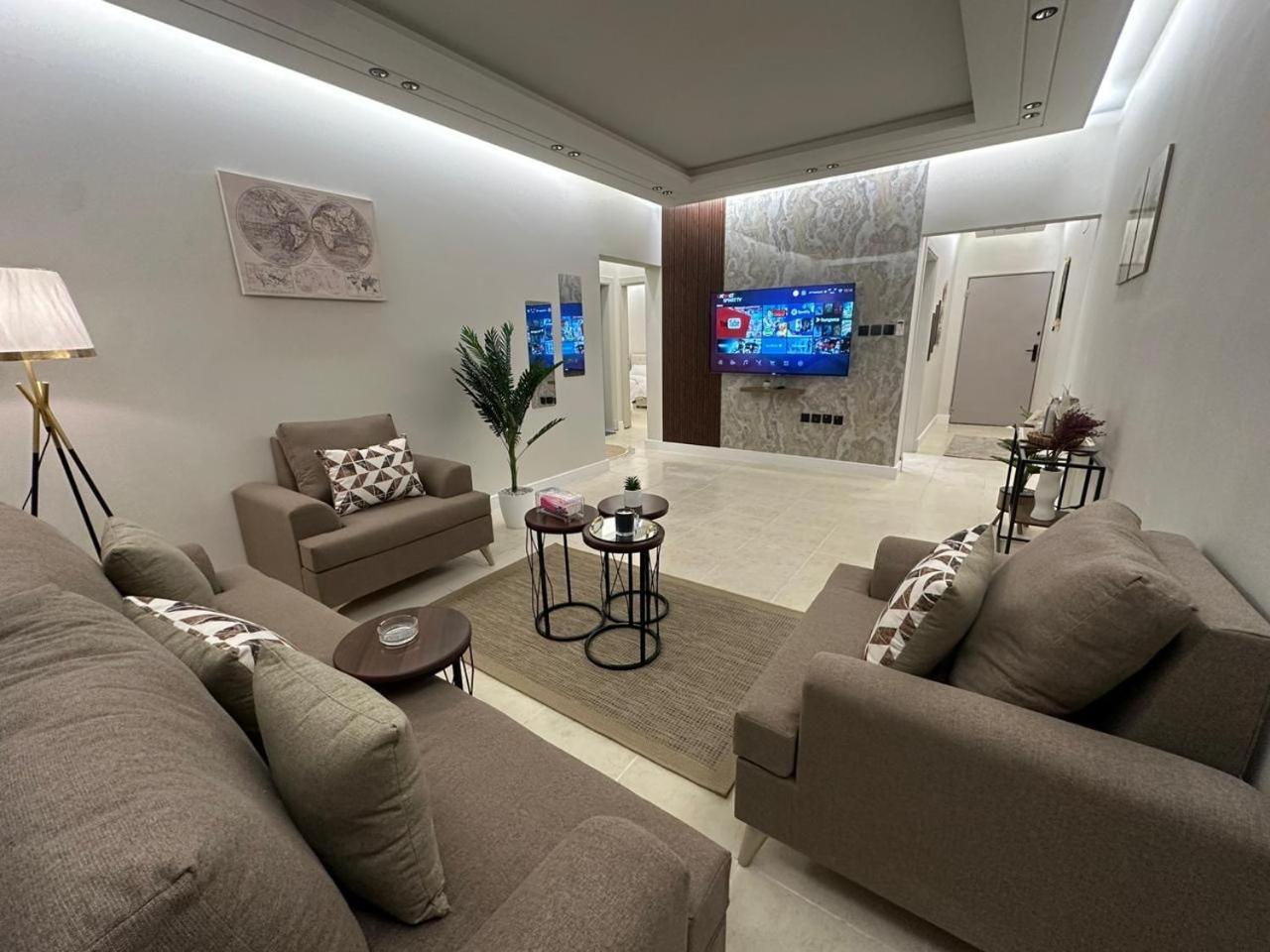 فاخرة غرفتين نوم ودخول ذاتي Apartment *